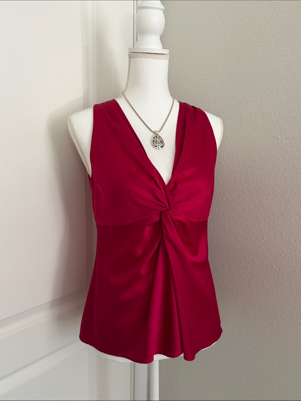 Ann Taylor Magenta Twist-Front Sleeveless Women's Top with side zipper